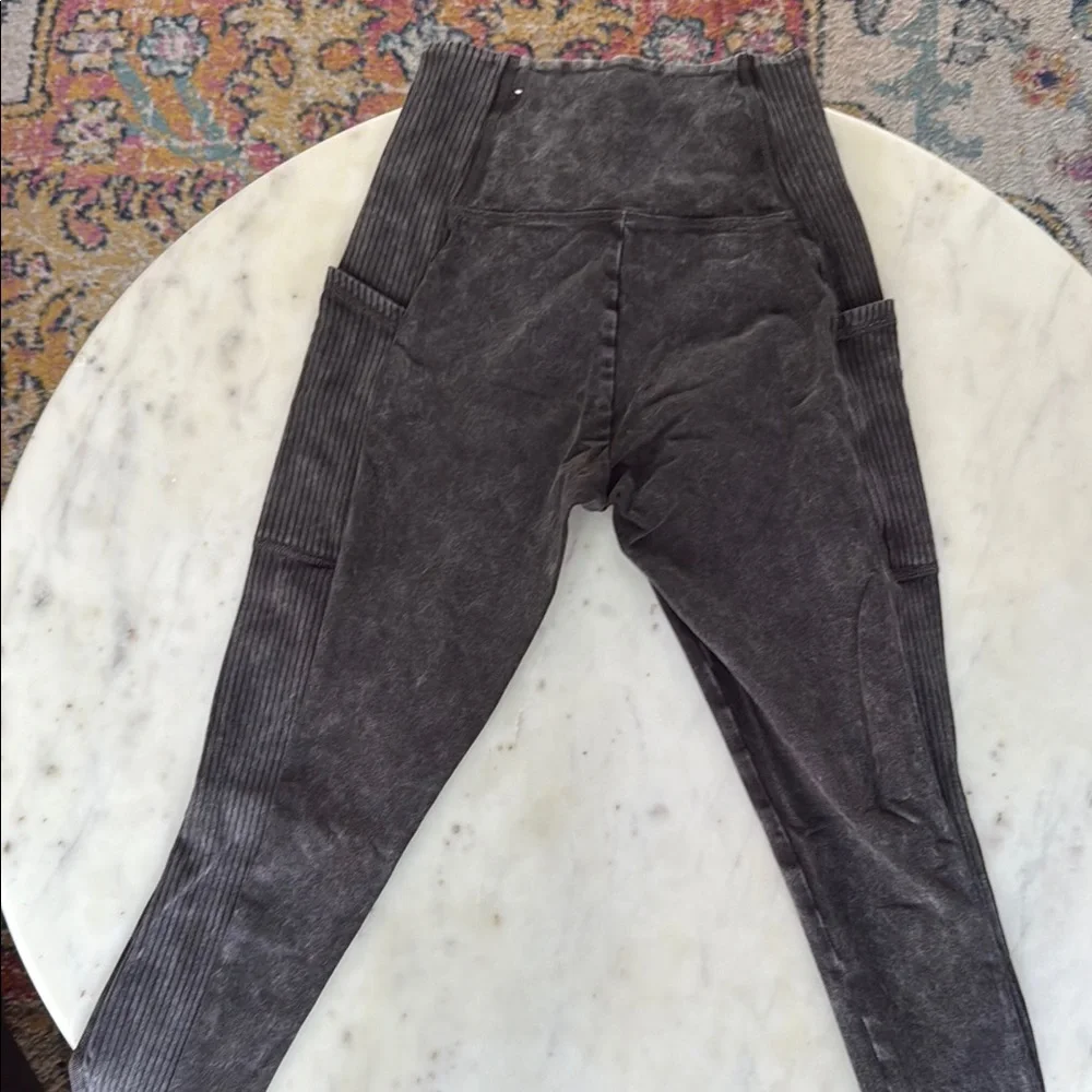 Aerie Black Leggings High-Waisted Sleek Fit - Picture 3 of 3